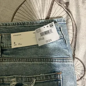 American Eagle Stovepipe Jeans - Size 8, 27W, Long, Distressed Look, Light Blue Denim, Men's Fashion