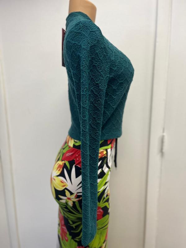 Women's Dark Green Long Sleeve Shirt Stylish Comfortable for Everyday Wear Autumn Fashion Simple Design