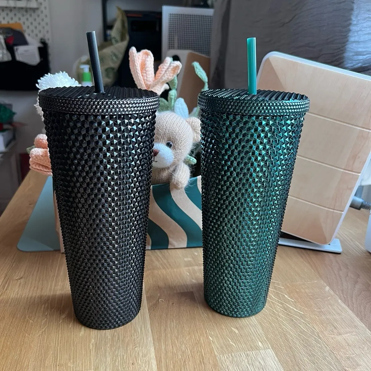 Starbucks Overseas metallic classic dark green or Black Venti  display picture 1