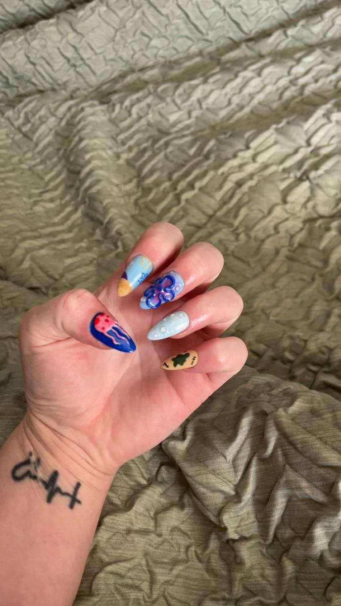 Item: Undersea, M, Almond - 22mm