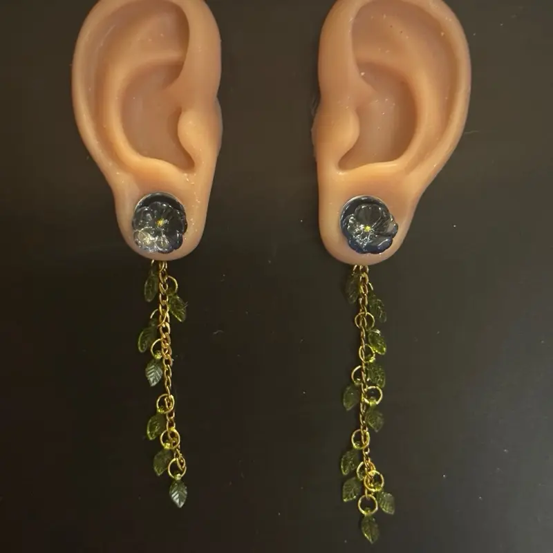 Gauged  dangles