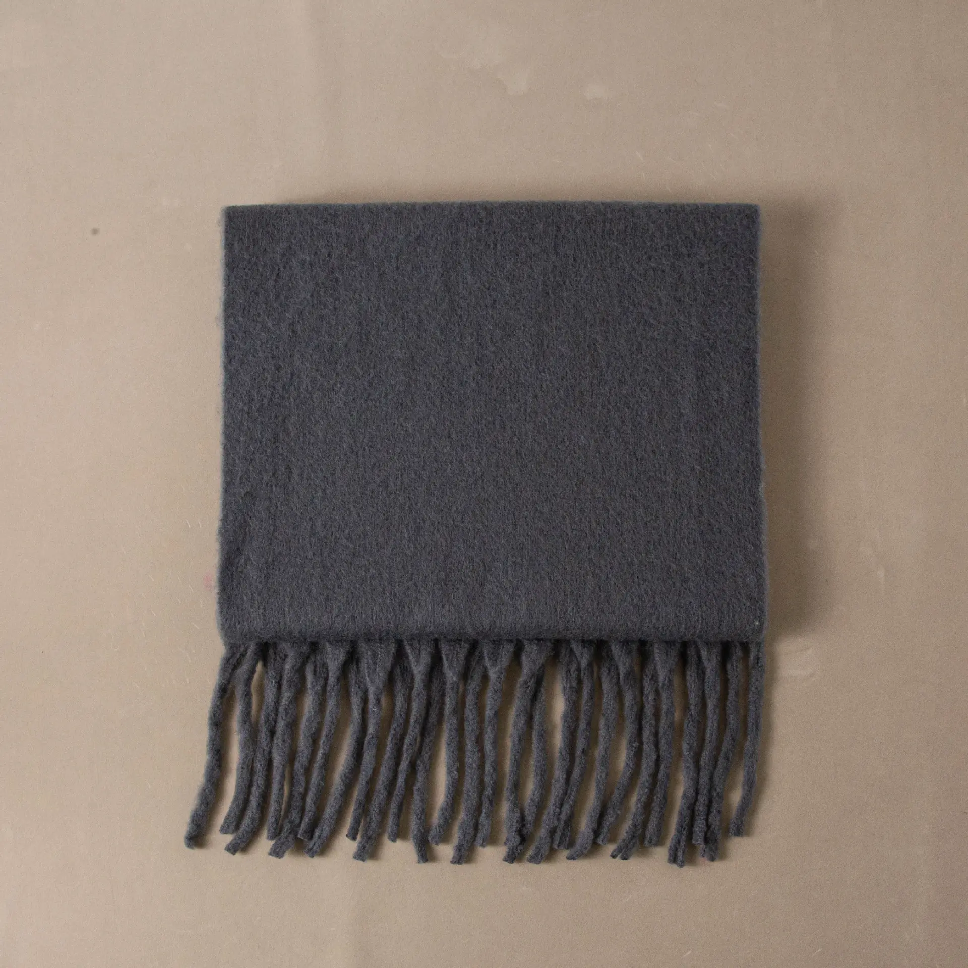 Solid color: Dark gray