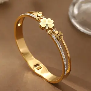 1 Bangle Summer Golden 304 Stainless Steel Lucky Four-Leaf Clover Bracelet High Quality Synthetic Zirconia Jewelry Accessories, Mother's Day Gift, Family Gift