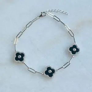 Pulsera trébol ónix con zirconias. Cadena diseño paper clip. Flexible size 6 7 8 Plata Italiana 925
