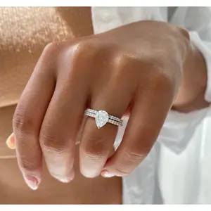 2.0 ctw Pear Shaped Wedding Ring Set