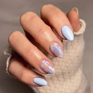 24pcs Blue Floral Print Short Oval Press-On Nails, Acrylic Tips, Stylish Acrylic Nails, Removable Y2K Style, Daily Wear for Women Girls