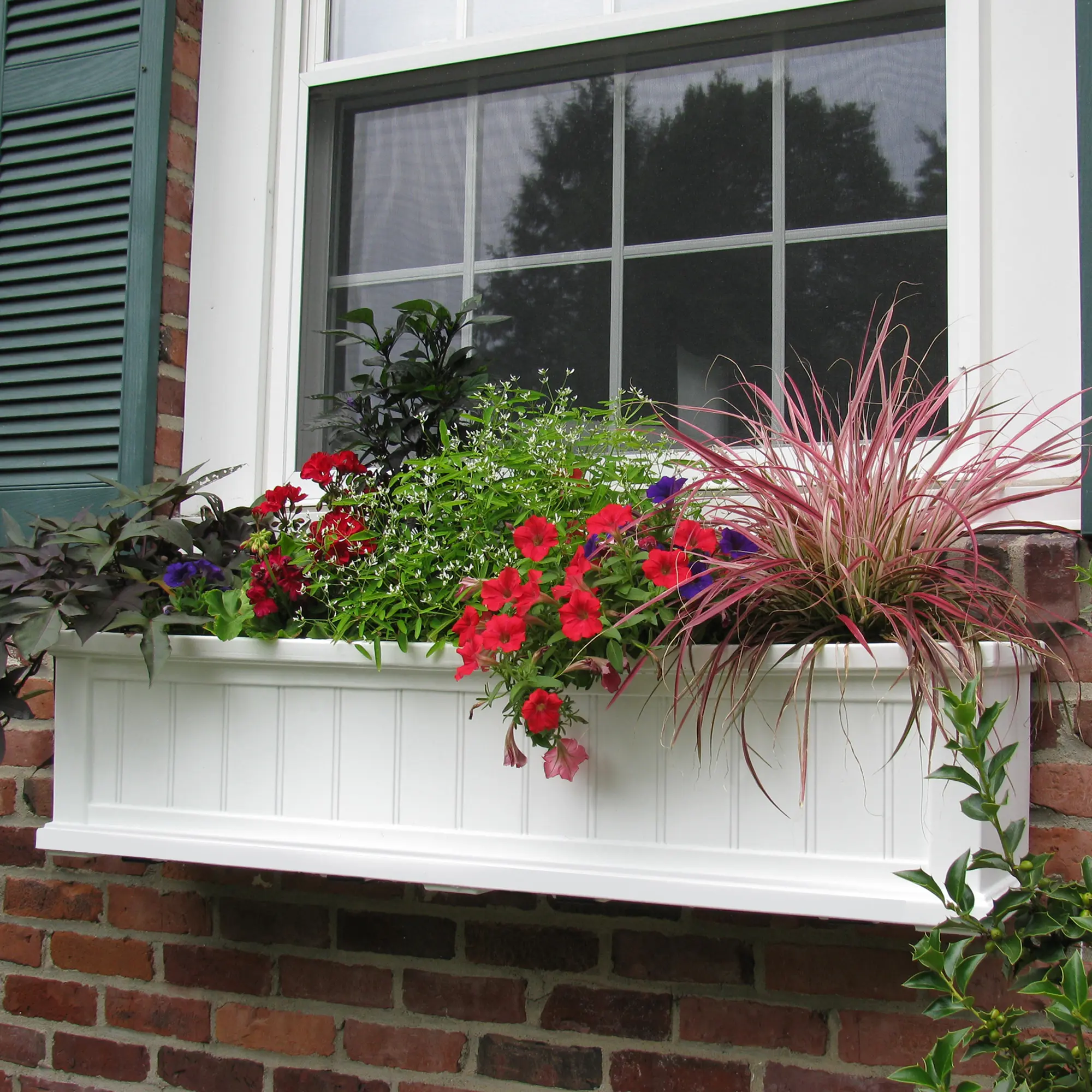 Mayne 4841-W Cape Cod Window Box 4FT White