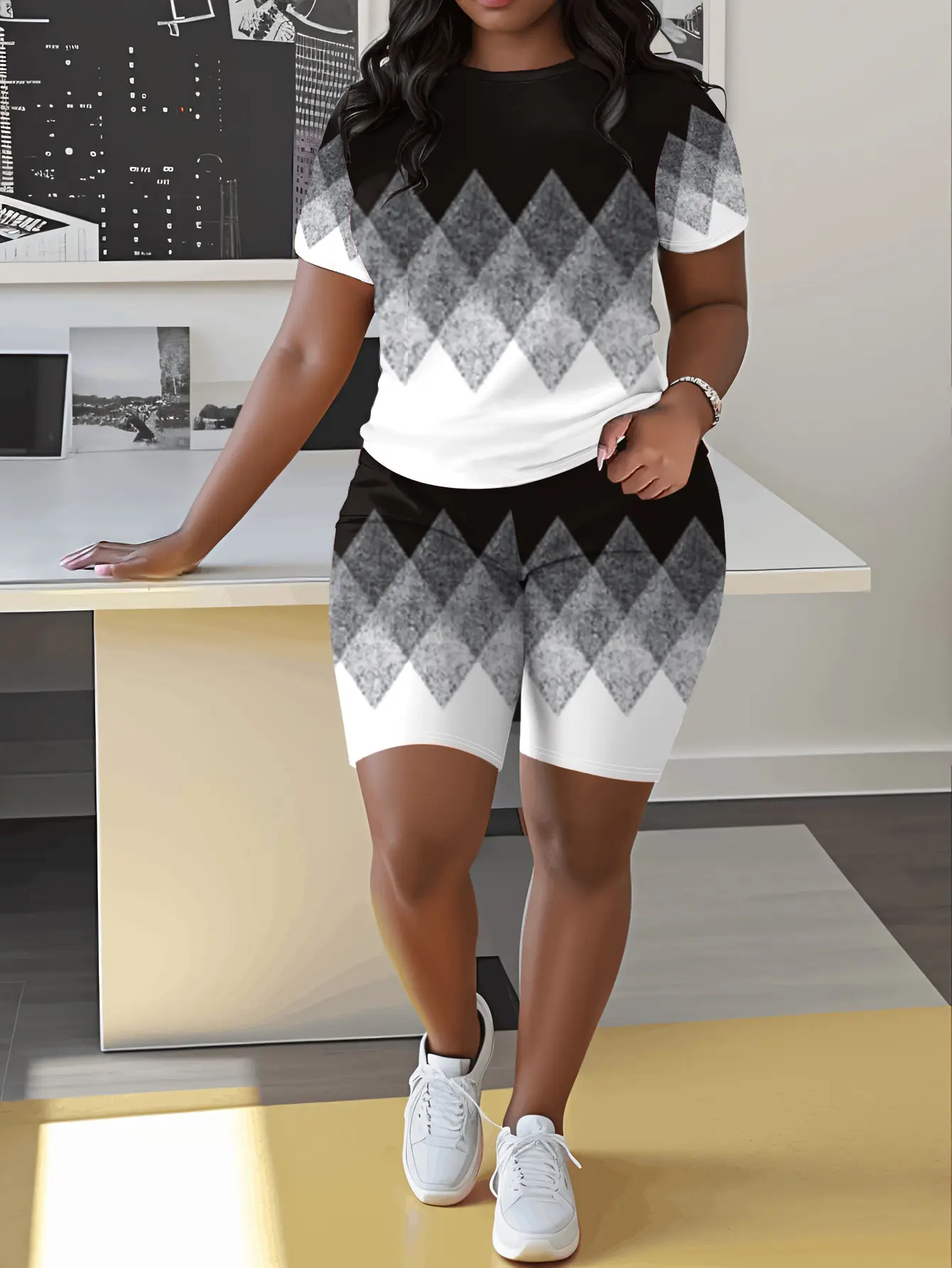 Women's Plus Size Lady 2-Piece Geometric Print Sports Clothes Set - Fitted Shortsleeve Round Neck Top, Shorts, Polyester Stretch Knit Fabric, No Belt, Machine Washable, Ideal for Spring/Summer Casual Wear
