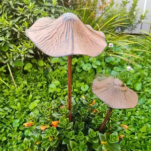 Tired of Plant Pots, These 2-Piece Metal Mushroom Stakes Elevate Your Garden, Weatherproof, Rustic Brown Finish, Ideal for Flower Beds & Patio Greenery, Outdoor Ground Plug Decor in Retro Brown Mushroom Shapes, One Large and One Small