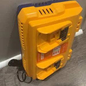 Product Review of Amityke DCB104 Replacement for Dewalt Multi-Battery Charger Station 4-Port Efficient Charging 12V 20V Batteries Dual USB Ports LED Indicator Portable Power Tool Accessories from M**l A**n