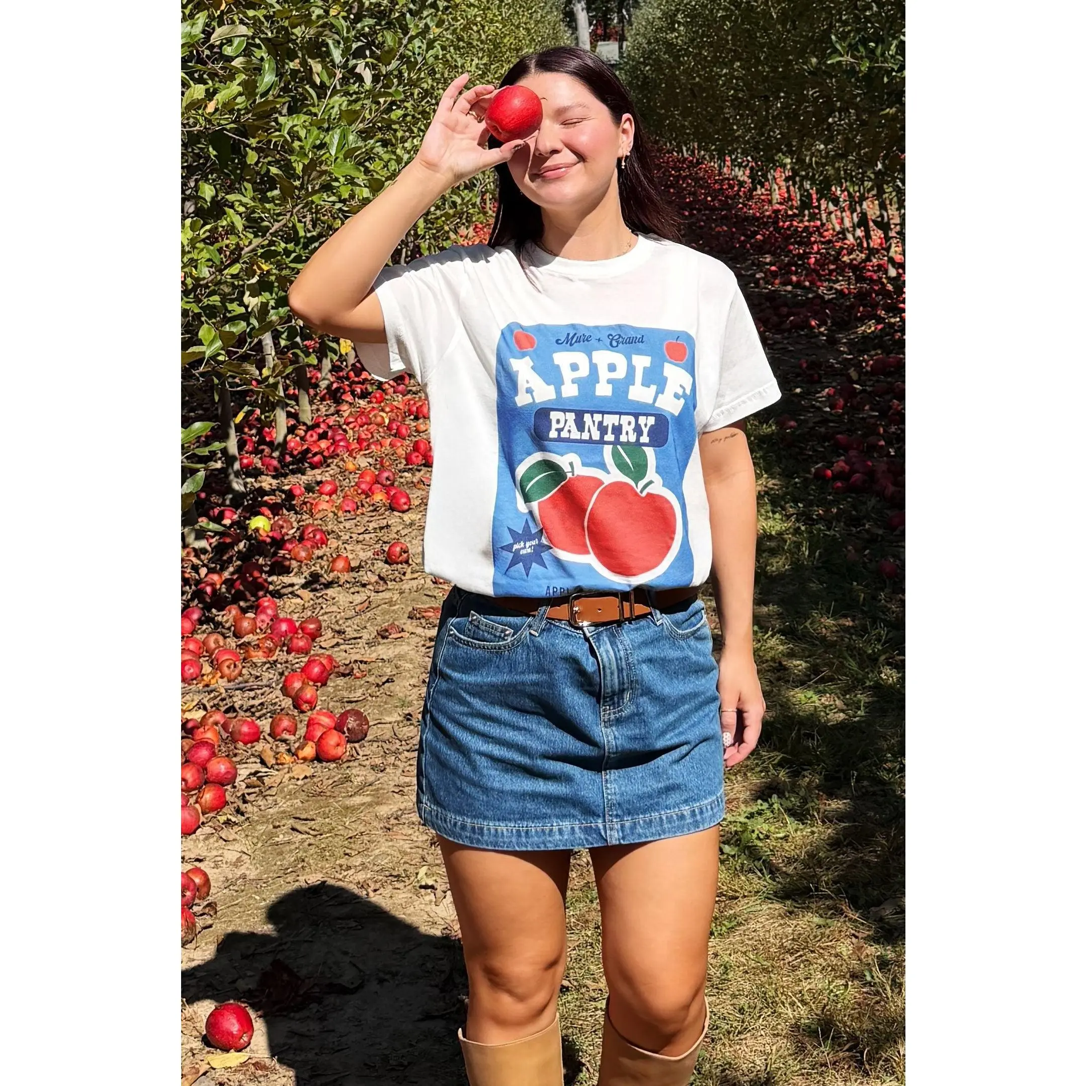 Apple Pantry Graphic T-shirt