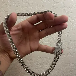 Cuban Chain 18" Stainless Steel with CZ Diamonds - Elegant and Durable