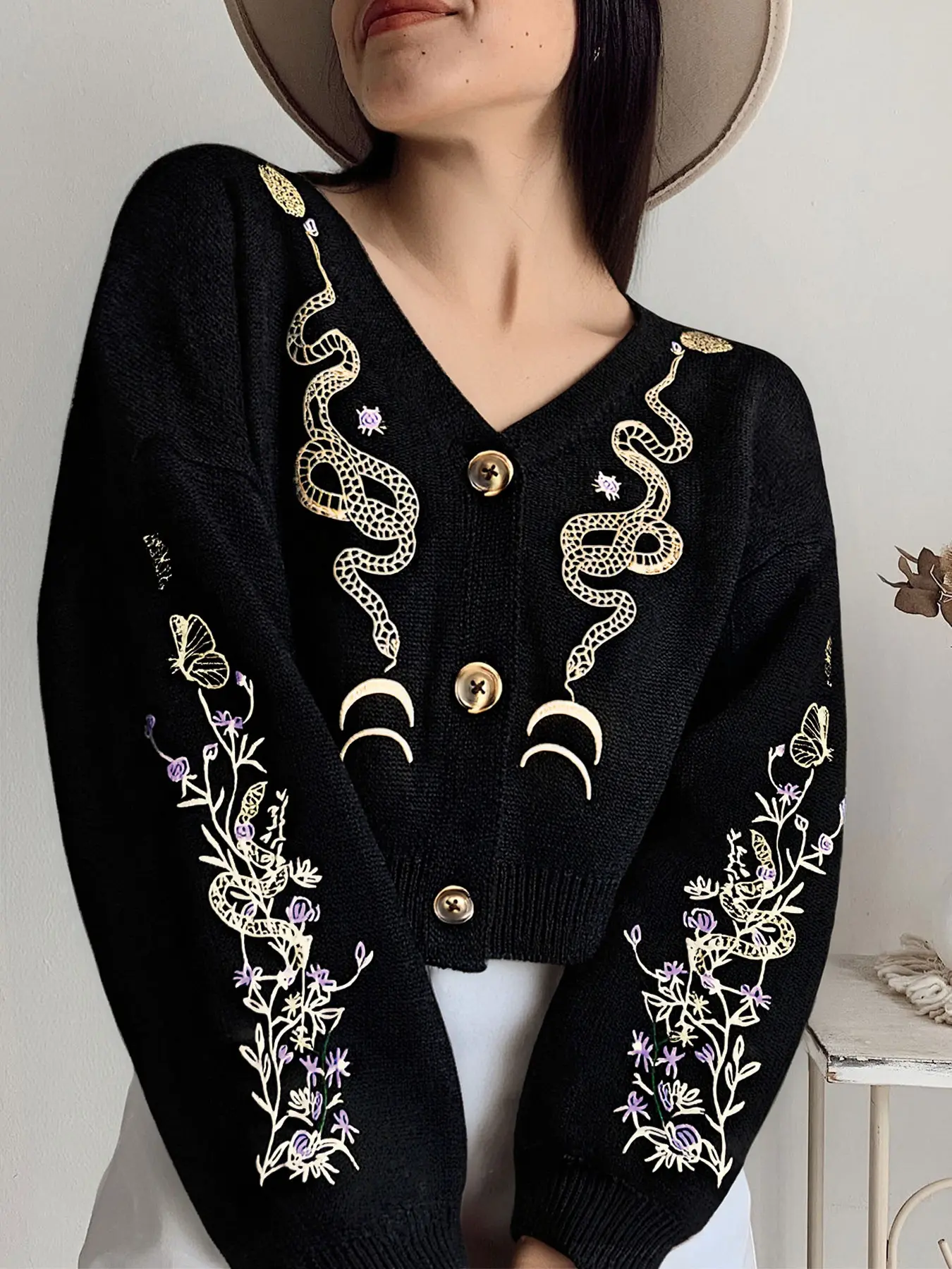 Women's V Neck Gothic Punk Plant Snake Embroidery Sweater, Casual Loose-Fit Short Knitted Cardigan, Fall & Winter Fashion Animal, Knitwear