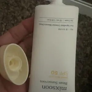 Product Review of [mixsoon Official Store] Bean Sunscreen Duo SPF50 PA+++ (50ml × 2) | Lightweight Hydrating Korean Sunscreen, No White Cast, Daily UV Defense from y**6