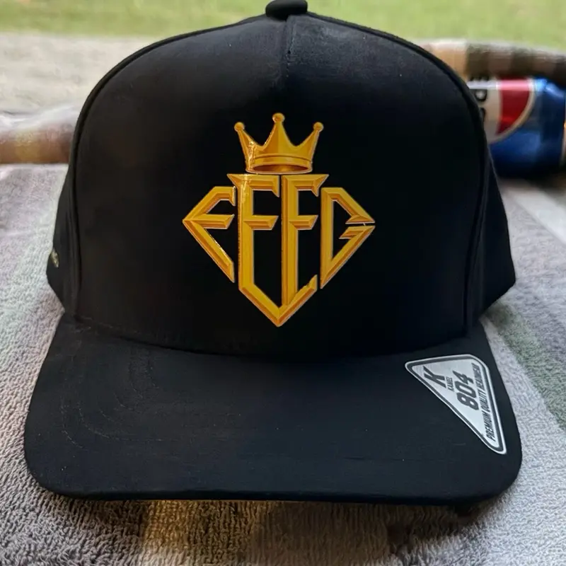 Gorra Four Kings FFG Negra con Corona Dorada | Estilo Premium Streetwear