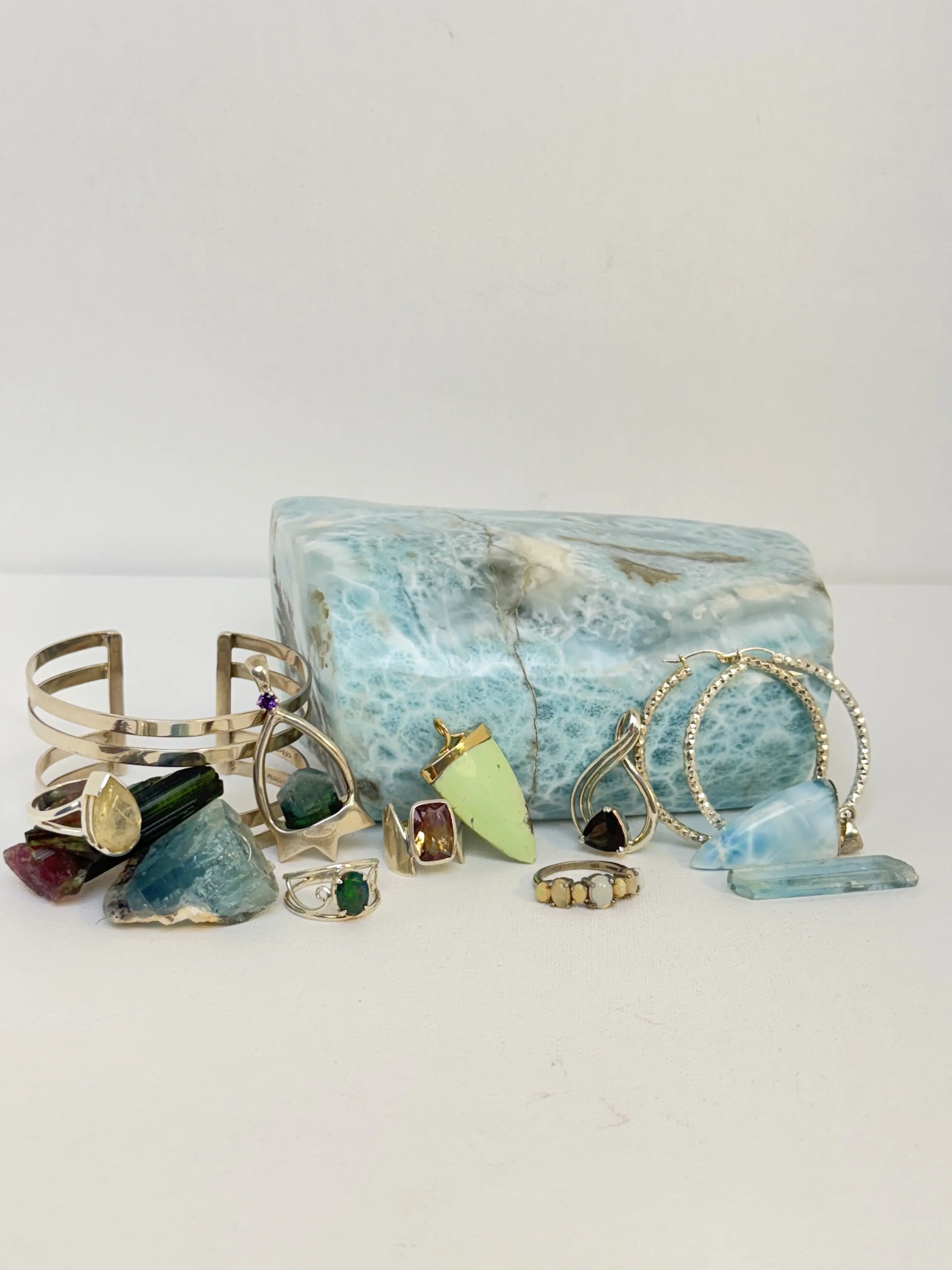 Universal Offerings Natural Stone Decor & Wearables - 1