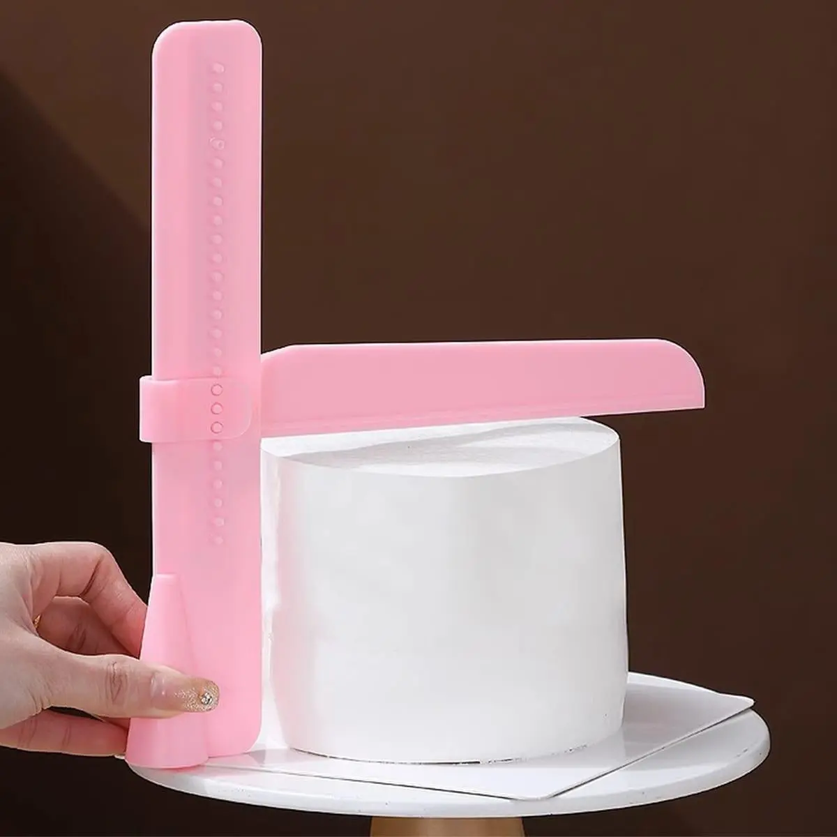 Adjustable Height Cake Spreader, 1 Count Cake Buttercream Leveling Tool, Cake Smoothing Edge Tools For Home Kitchen, Kitchen Baking Gadget, Pastry Decorating Tools, Baking Supplies, Baking Accessories