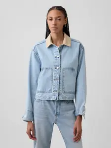 Women Relaxed Denim Utility Jacket - Light Wash