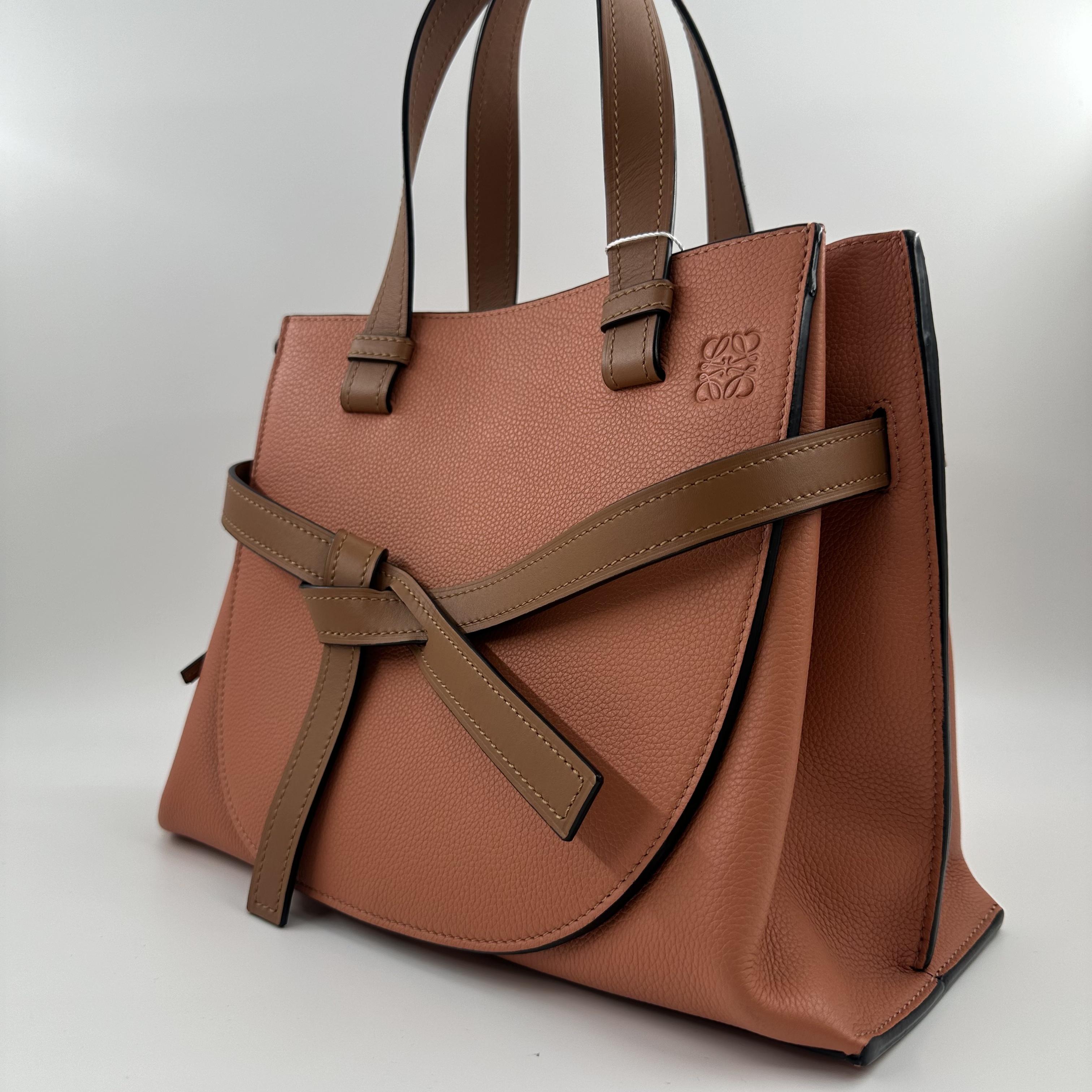 Pre-owned Loewe leather tote handbag