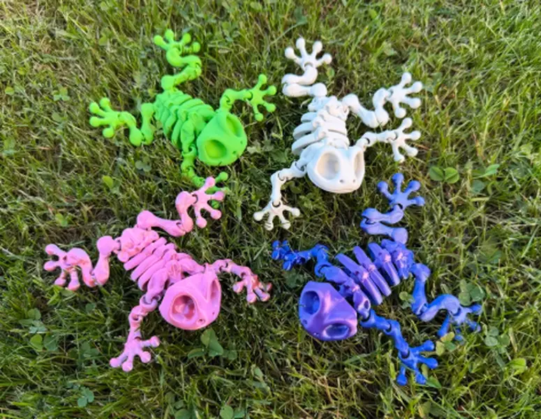 3D printed skeleton frogs