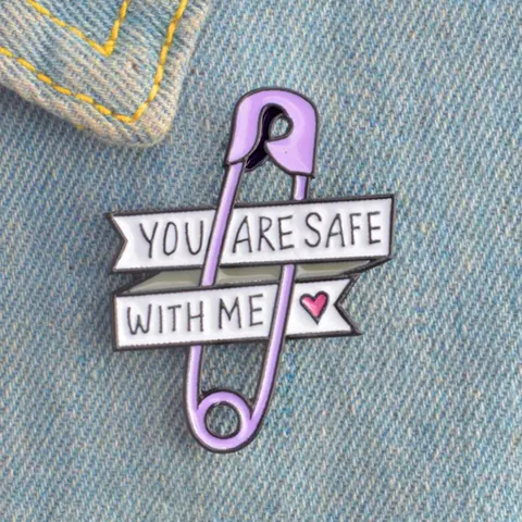 Trendy Letter & Love Heart Pattern Hollow Out Safety Pin Design Alloy Brooch, Cute Trendy Clothes Brooch, Fashion Kawaii Accessories for Women & Men, Lapel Pin, Brooch Pins, Fashion Accessory