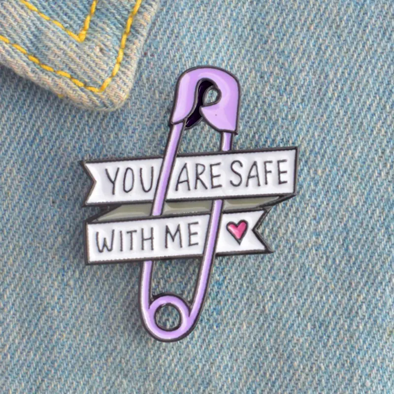 Trendy Letter & Love Heart Pattern Hollow Out Safety Pin Design Alloy Brooch, Cute Trendy Clothes Brooch, Fashion Kawaii Accessories for Women & Men, Lapel Pin, Brooch Pins, Fashion Accessory