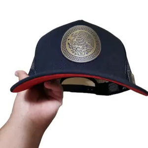 cello aguila mexico , de maya color obscuro visera roja por debajo marca kamel