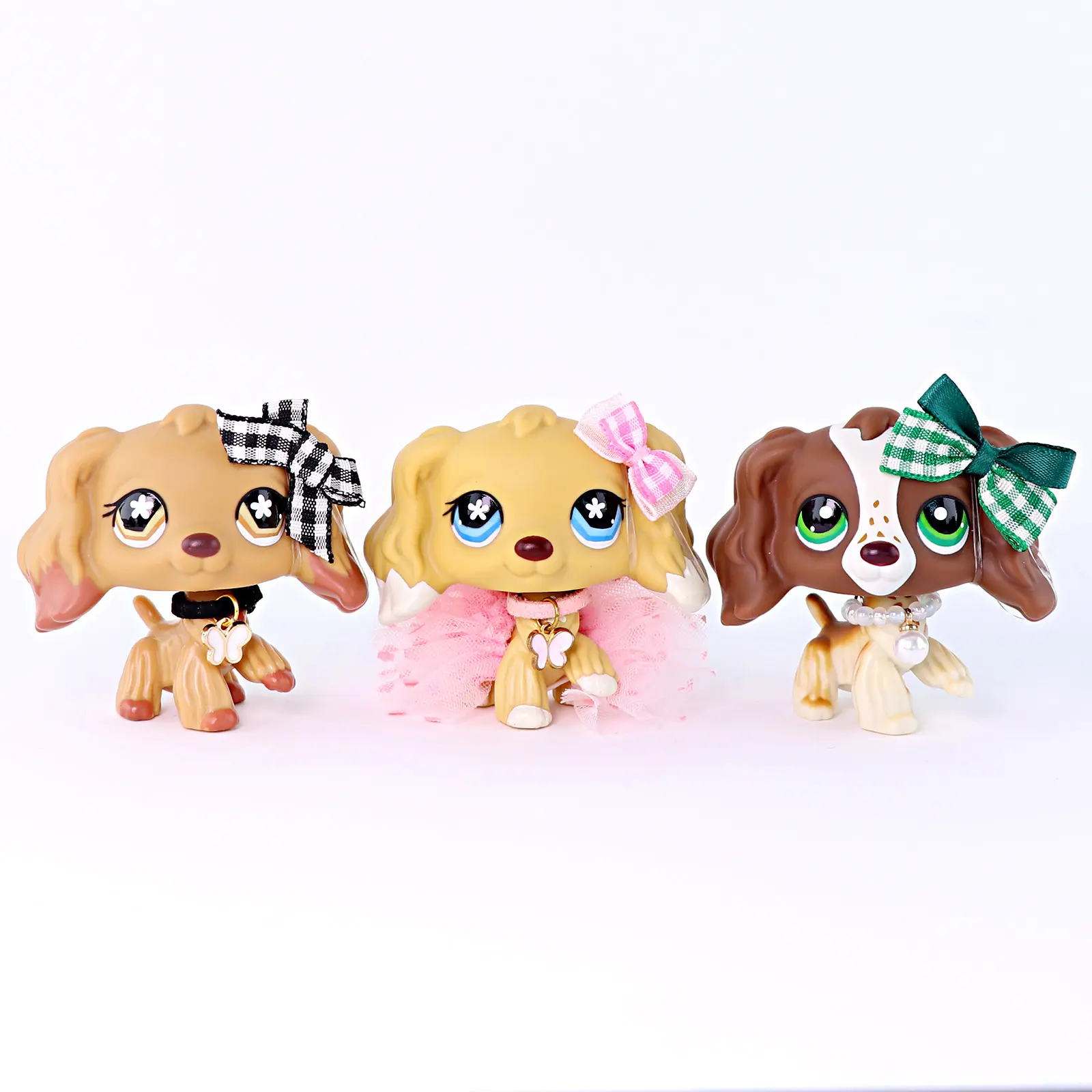 3 Pcs Cute Spaniel Dog Figurines Set, Cartoon Long Ear Puppy Mini Figures with Plaid Bow, Pink Tutu Skirt, Butterfly Pendant & Pearl Collar Accessories, Collectible Small Animal Statues, Girls Birthday Party Gift Mini Pet Toys