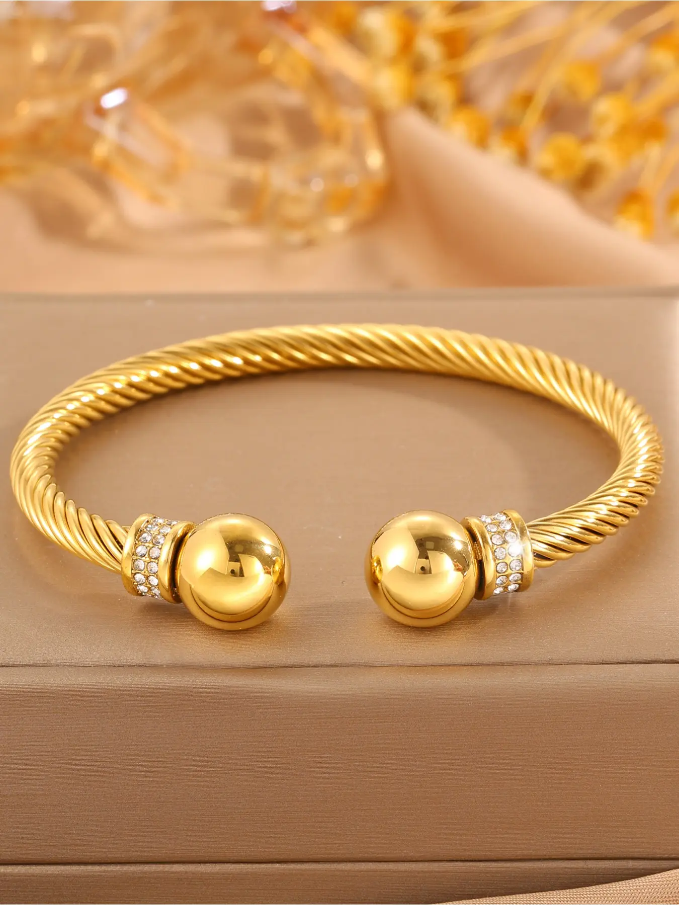 1 classic retro steel wire inlaid diamond open ball bracelet, stainless steel Cuban Link Bracelet, fashionable Jewelry Bracelet, suitable for daily occasions, friendship commemoration, birthday gift