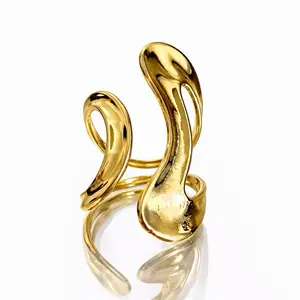 Elegant Gold-Tone Abstract Design Ring for Women - Unique Fashion Accessory for Everyday Wear