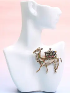 Luxury Baroque Camel Brooch Pin, Animal Style Jewelry for Men & Women, Elegant Apparel Accessory, Ideal Party Gift, Men Accessories
