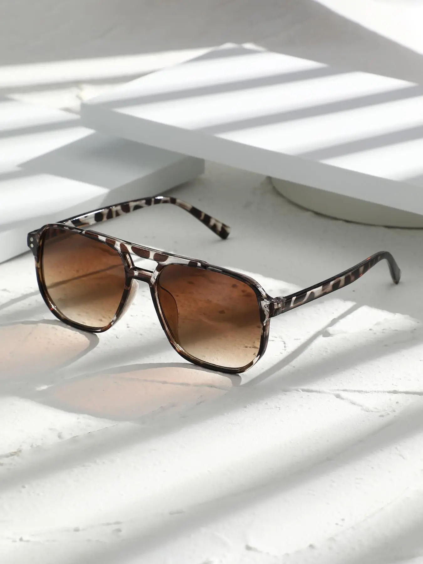 Unisex Vintage Trendy Sunglasses, Retro Outdoor Sports Sunglasses, Fashionable Sunglasses for Men & Women for Everyday Use