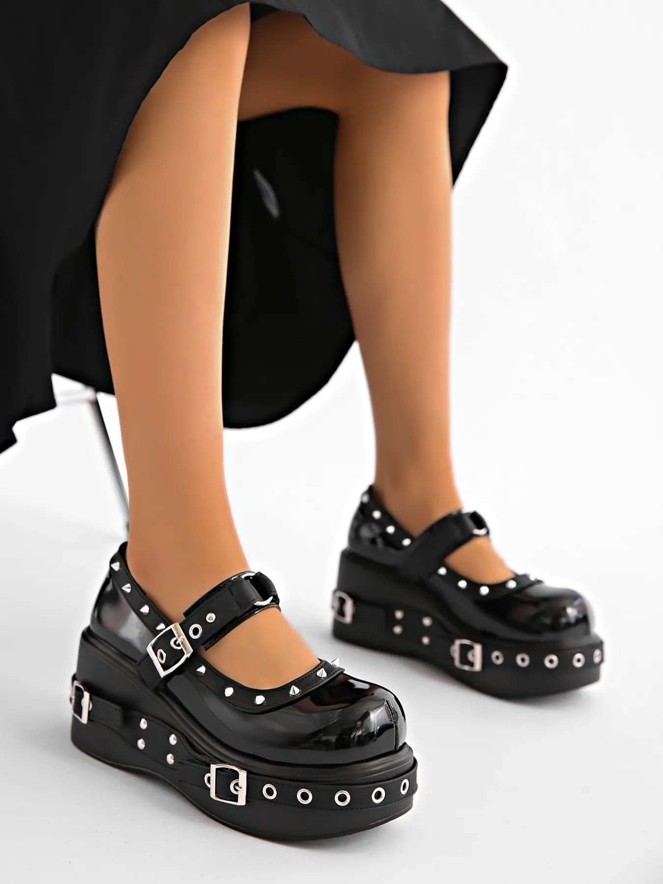 Women's autumn and winter punk style casual shoes, thick-soled high water platform shoes with metal buckle rivets decoration, outdoor motorcycle shoes, Thick Bottom Shoes, Studded Boots