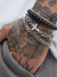 The four piece hip hop fashion cross bead bracelet is suitable for daily wear, vacation dates, and other occasions, and is also a surprising and exquisite small gift.