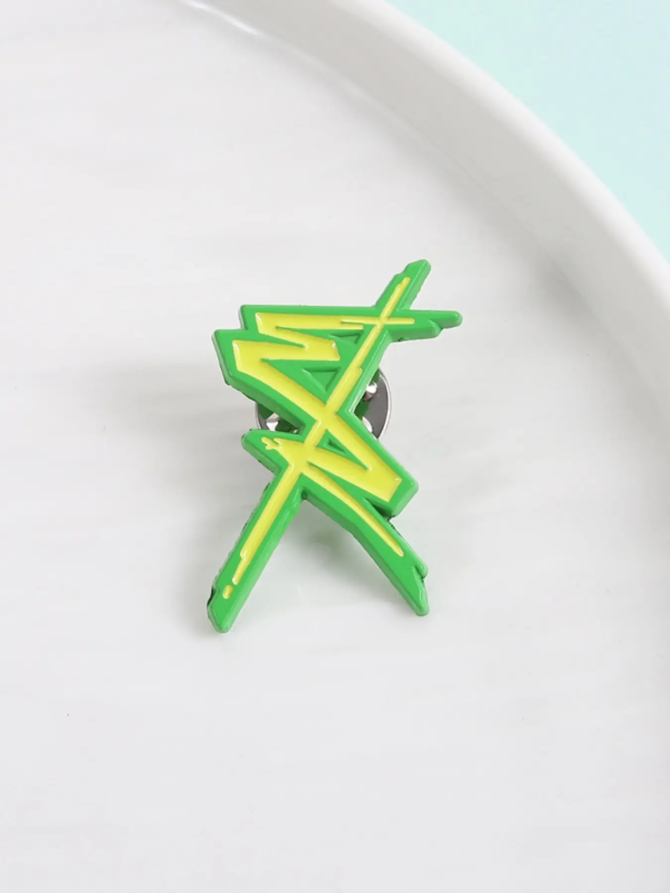 Punk Edgerunners Logo Brooch Enamel Pins Durable Metal Pins RPG Anime Action Role Game Peripheral Cosplay Brooches Backpack Lapel Badge Jewelry Accessories Gifts for Fans Friends Alloy Brooch Pin