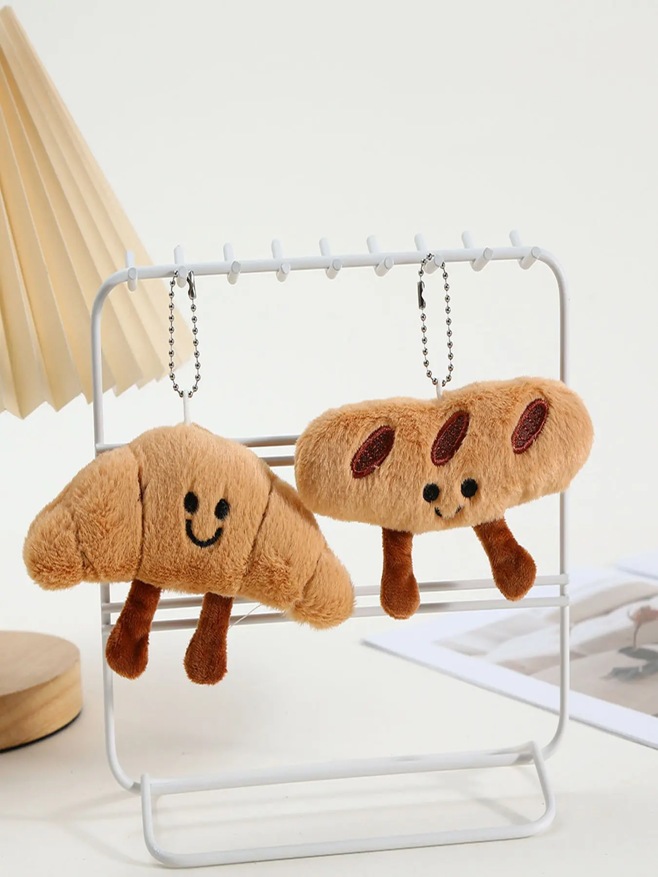 Cute Cartoon Bread Design Plush Keychain, Cute Plush Keychain for Women & Men, Bag Decoration, Trendy All-match & Exquisite Keychain for Birthday Gift, Soft Pompom Keychain