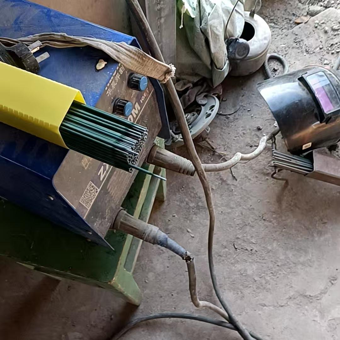 Really Welds Well Welding Rods 6013 Welding Sticks No Mess 11.81''(Length) Portable Thin-Gauge Electrode For Galvanized & Mild Steel Welding Home Maintenance Tool Really Welds Well Welding Rods 6013 Welding Sticks No Mess 11.81''(Length) Portable Thin-Gauge Electrode For Galvanized & Mild Steel Welding Home Maintenance Tool