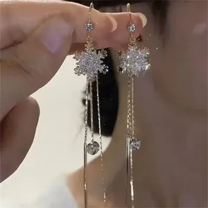 Elegant Snowflake Long Chain Earrings - Sparkling Zircon & Copper Statement Jewelry for Women  Dainty Snowflake Long Earrings for Women  Zircon Inlaid Copper Dangle Earrings, Elegant Party Statement Jewelry