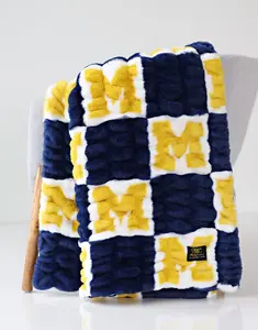 University of Michigan Wolverines Blanket - Hugs