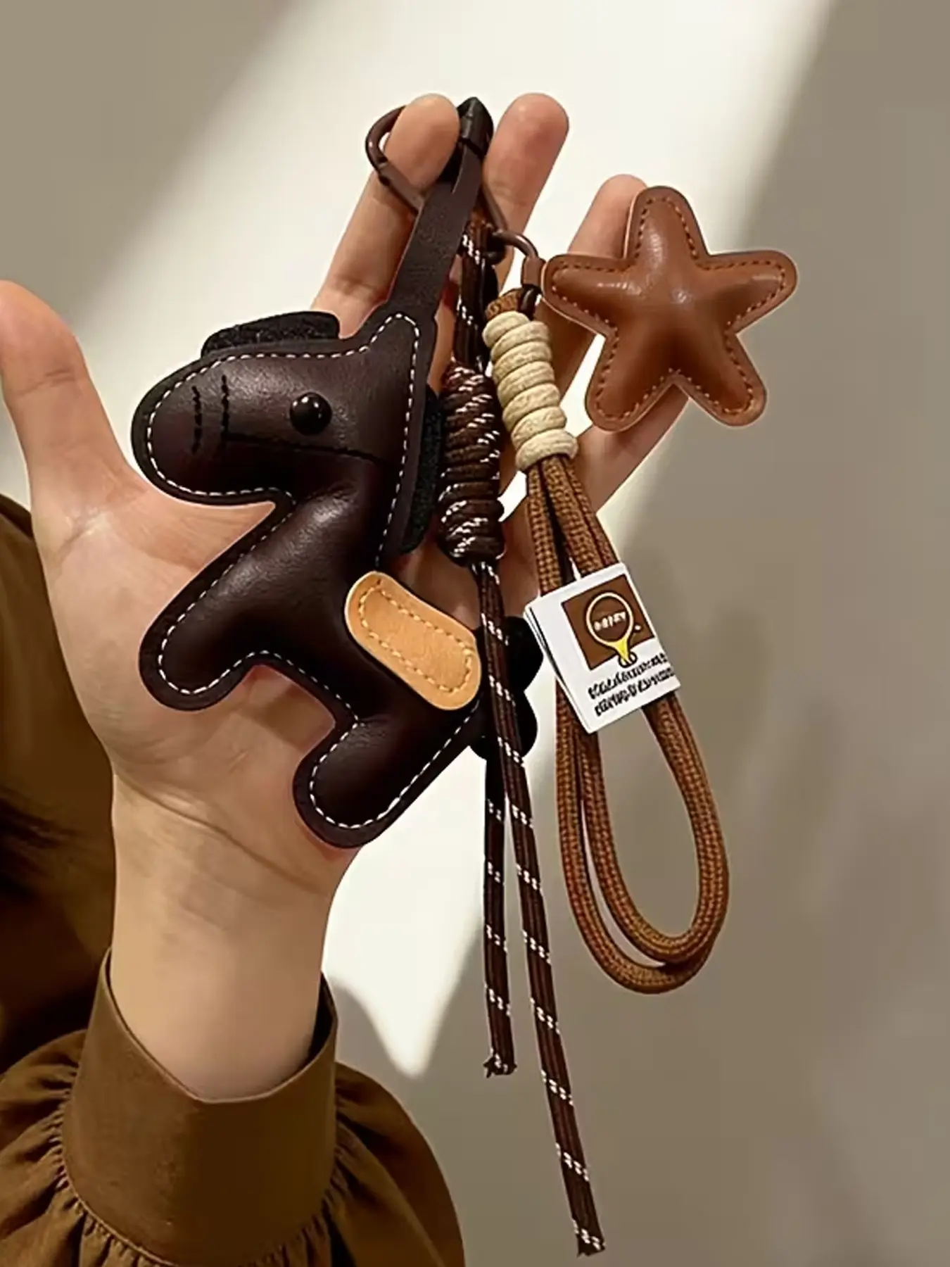Retro Brown PU Pony Keychain. Wristlet Keychain Lanyard, Ins-Style Color-Block Stitching, Star Bell Charm, Lanyard Design, Keychain For Bags | Key/Bag Accessory, A Cute Niche Accessory Suitable For Commuting/Daily Outfits