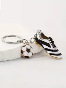 1pc Creative Design Alloy Metal Football Shoe Keychain Pendant for Men and Women,Soccer Gifts,2026 World Cup Souvenirs Keychain,Bag Charms