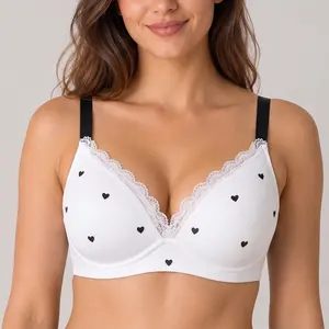 Women's Everyday Wireless Bras, Womenswear with Monochrome Heart Print and Scalloped Design