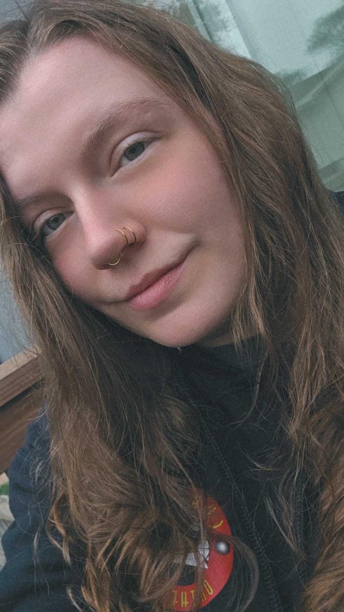 Item: gold, Right Side 