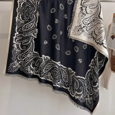 Women's Elegant Paisley Print, Fall & Winter Windproof Warm Wrap Outdoor Hiking Neck Scarf, Boho Style Shawl, Stylish Outdoor Fashion Accessory