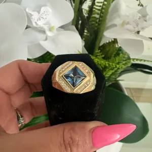 Anillo de hombre de 14 quilates súper espectacular