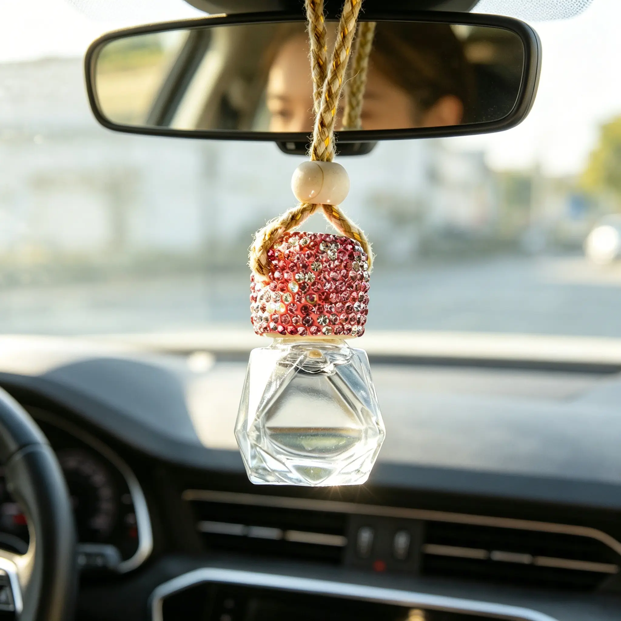 Elegant Crystal Car Perfume Bottle Holder, Luxurious Sparkling Dashboard Accessory, Women's Car Interior Decor, Stylish Rearview Mirror Ornament