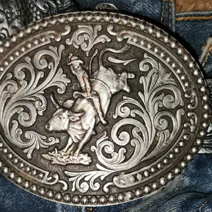belt buckle