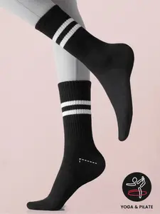 Durable Sports Socks, Sweat-Wicking Indoor & Outdoor Training Wear, Unisex Mid-Calf Socks, Comfortable Athletic Footwear