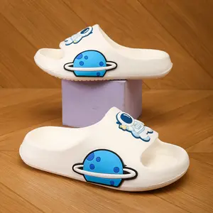 Kids' Astronaut Slippers - 1 Pair Lightweight EVA Sandals with Breathable Inner Material & Non-Slip Sole for Outdoor Activities
