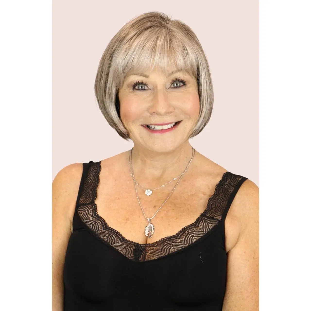 Carly (medium wig) Carly (medium wig)